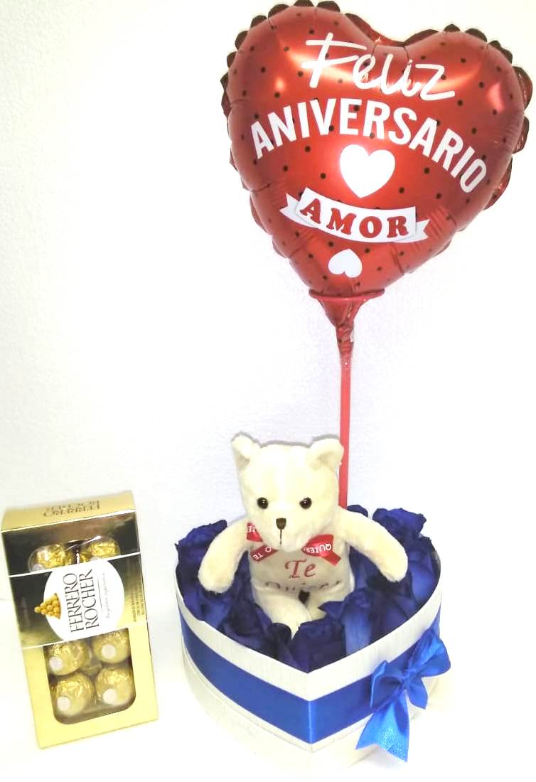 12 Rosas azules en Caja Coraz�n, Peluchito 10cm, Bombones Ferrero Rocher 100grs y globito